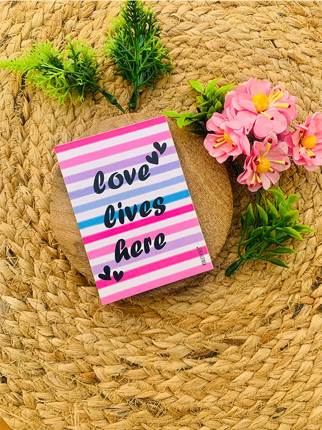 Love lives here | 3.5 x 2.5 inches Magnet