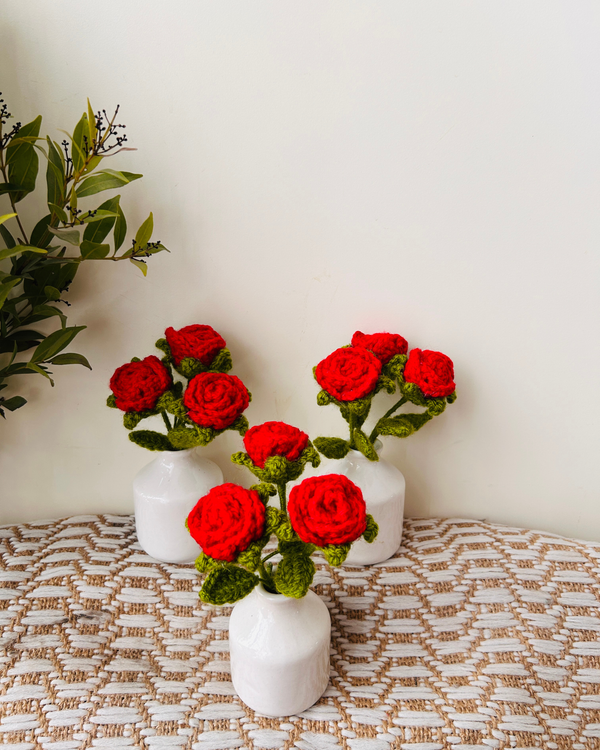 Tiny Rose Nest | Small White Ceramic Bottle Vase with red crochet roses – Miniature Table Decor
