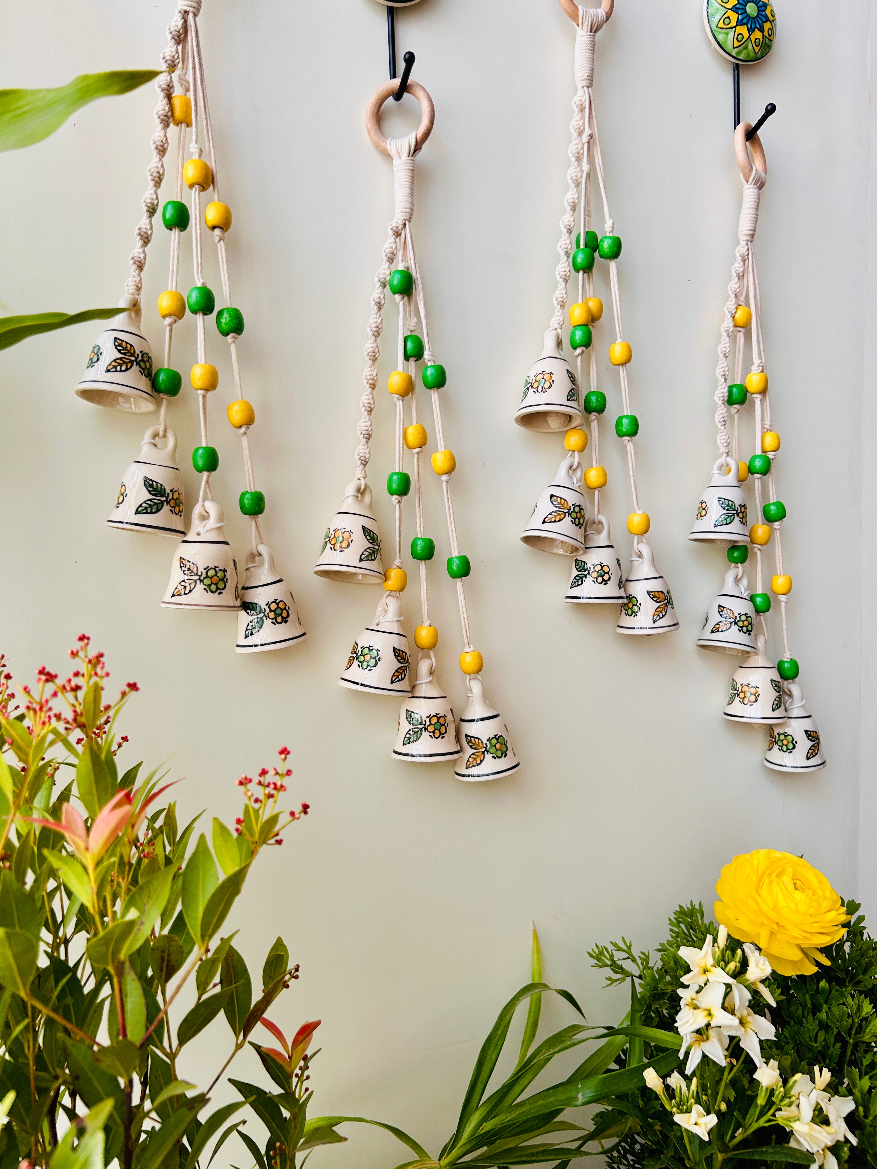 AMALTAS | Set of 4 Symphony Chimes with 4 Ceramic Hooks