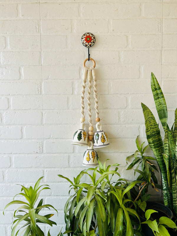 Macrame Melodies | LEAFLET (Set of 3 'ceramic' hanging bells) + Ceramic hook