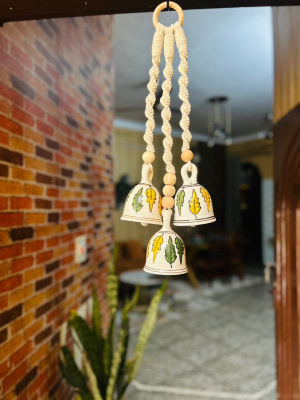 Macrame Melodies | LEAFLET (Set of 3 'ceramic' hanging bells) + Ceramic hook