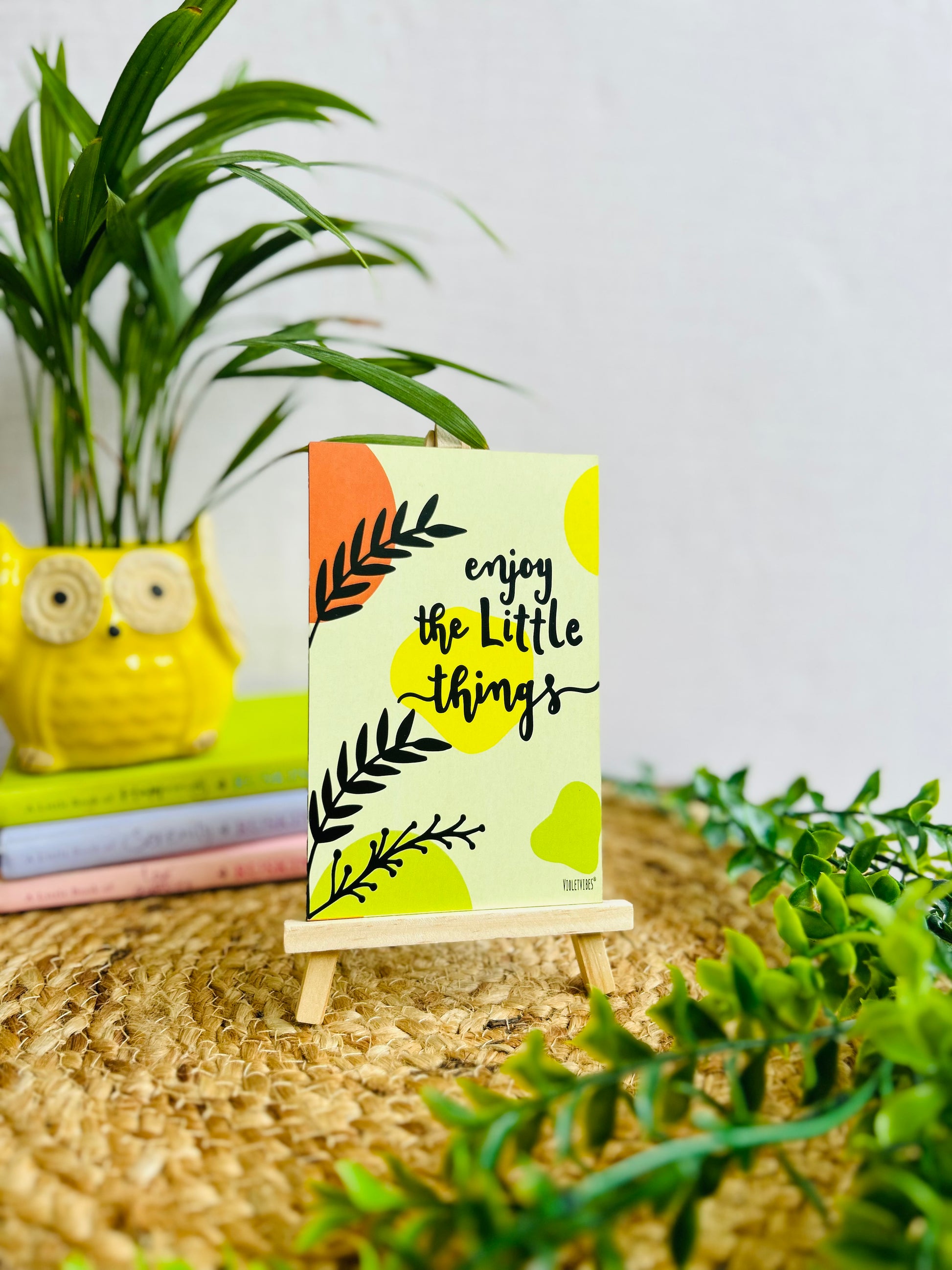 Enjoy the little things | Table Top with wooden easel stand