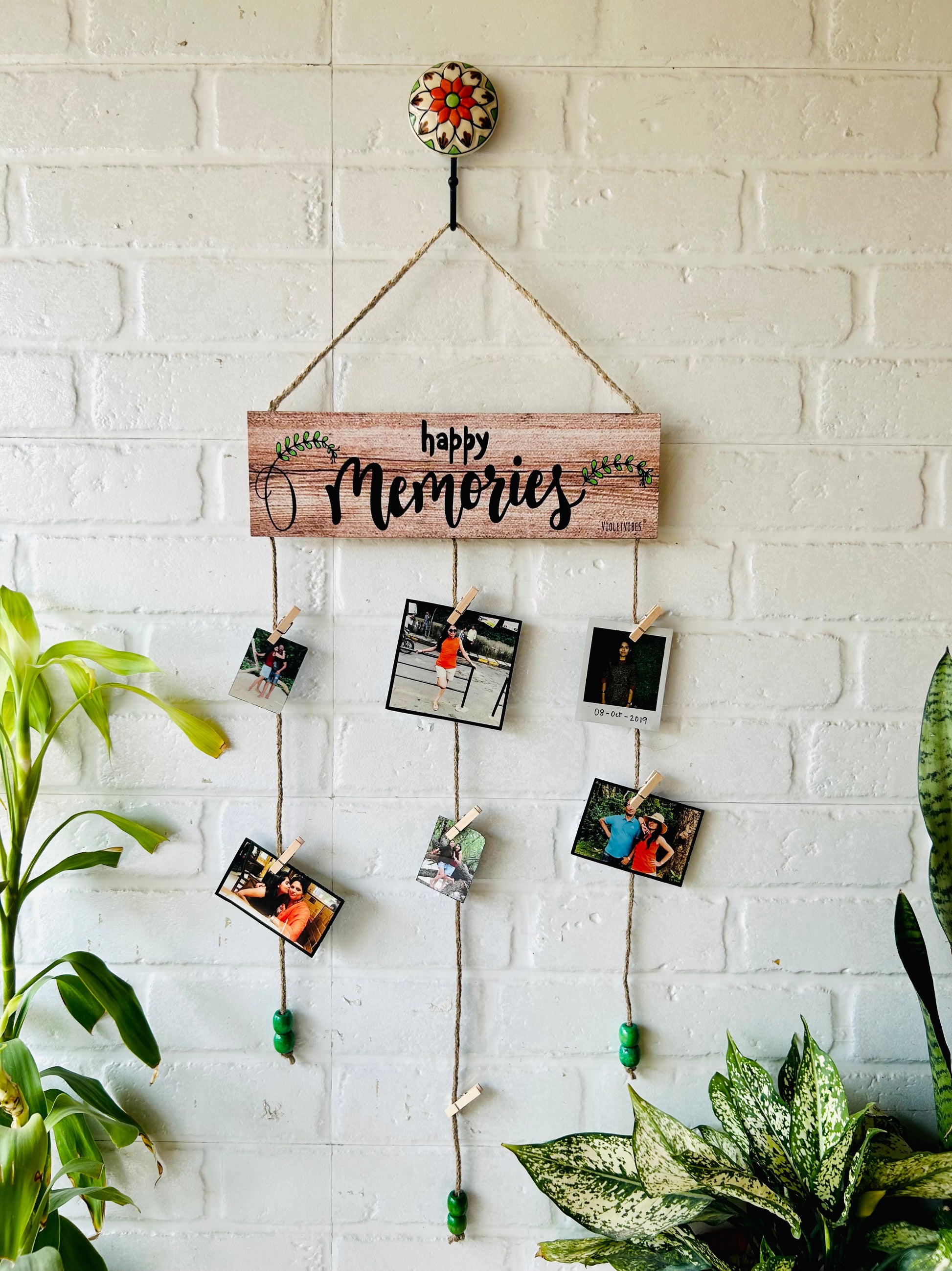 Happy Memories" photo hanger (Brown) with ceramic hook