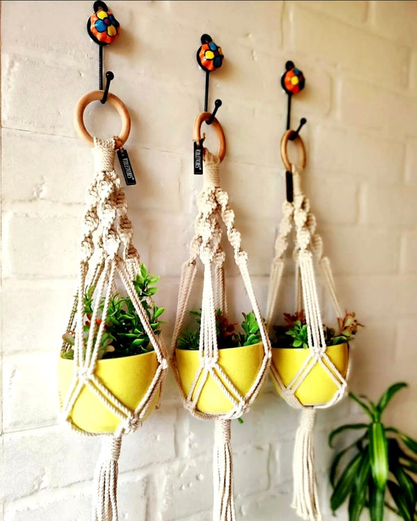 Top Spiral Macrame Plant Hangers | White